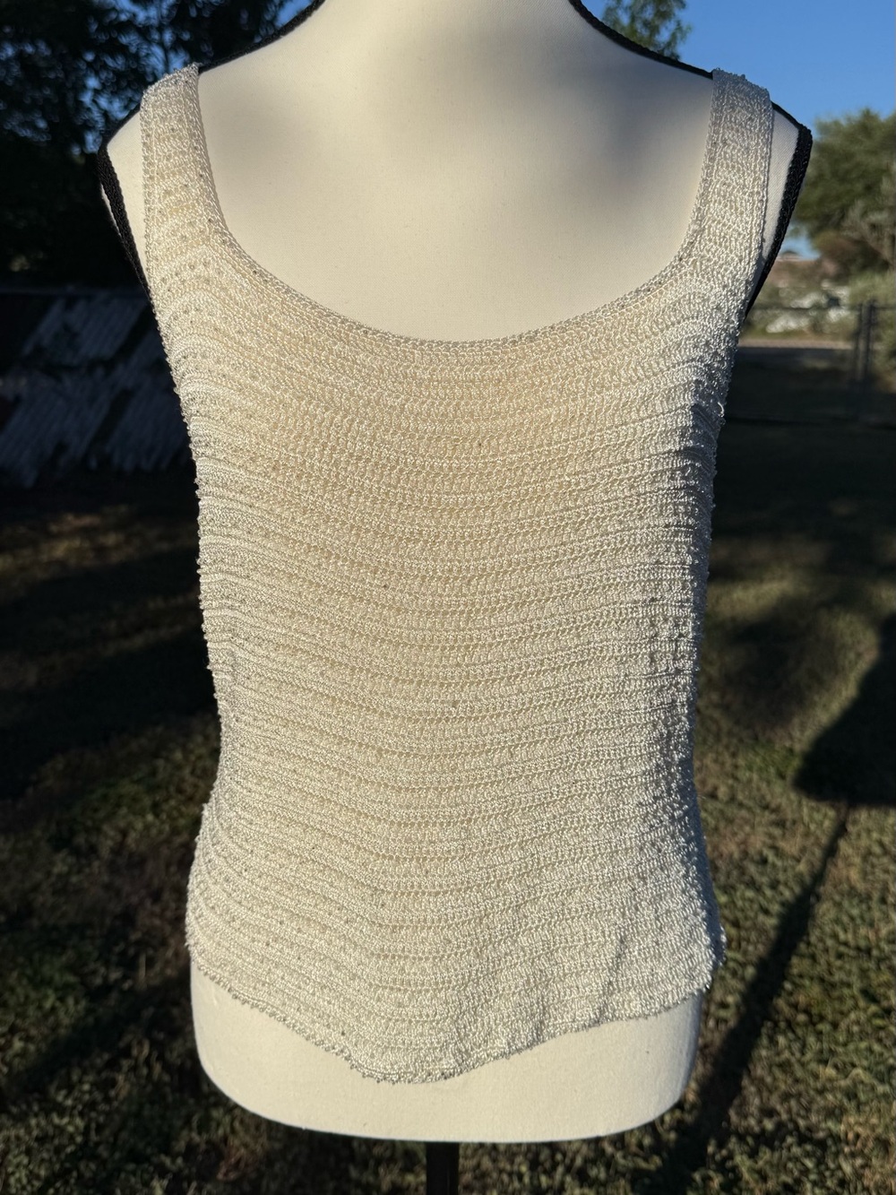 Dana Buchman beaded tank top • size medium petite